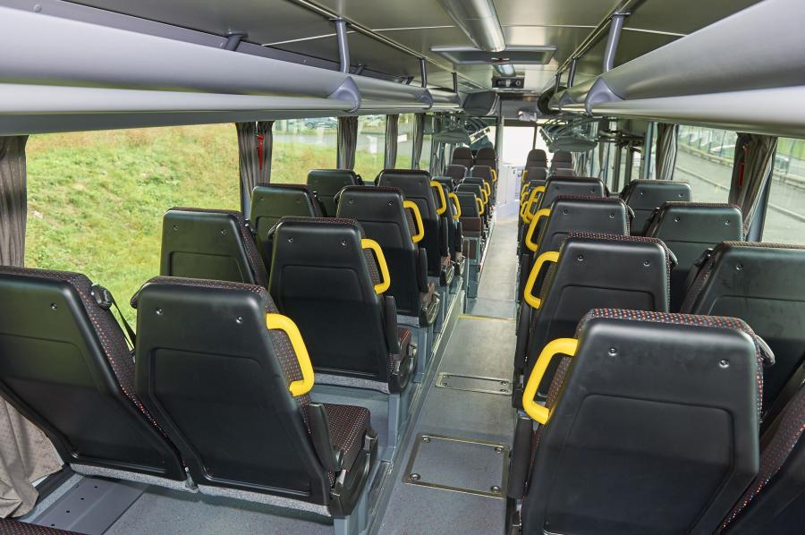 Интерьер Iveco Crossway LE 3-axle 2017 года  (фото 9 из 15)